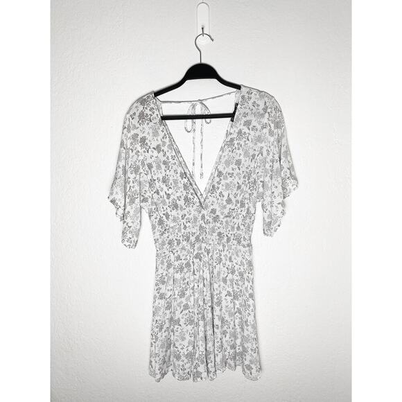Final Touch Women's Summer Field Vibes Romper Smocked Waist Flutter Sleeves NWT - Picture 1 of 8